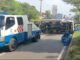 Truk Pengangkut Air Mineral Terguling di Tangsel